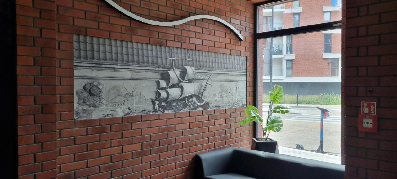 Bastion Walowa Apartament Srodmiescie Centrum グダニスク エクステリア 写真